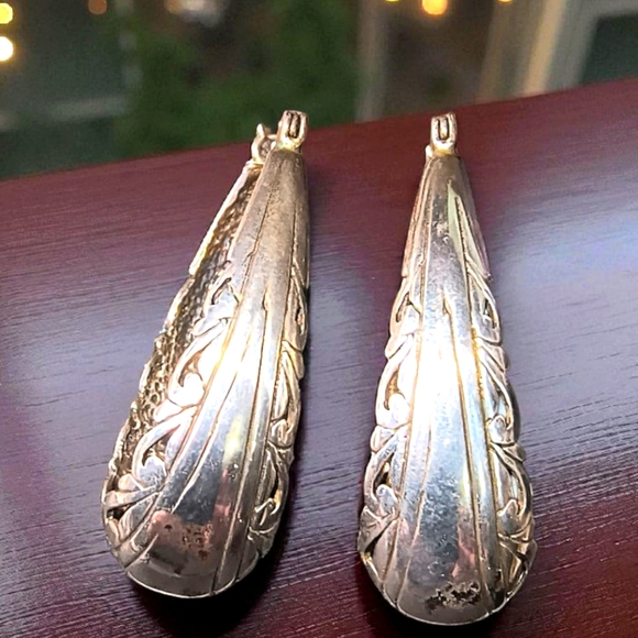 Vintage Jezlaine Sterling Silver Teardrop Scroll Cutout Hoop Earrings - Picture 1 of 9